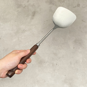 Ensemble d'ustensiles de cuisine <span class=keywords><strong>en</strong></span> acier inoxydable <span class=keywords><strong>en</strong></span> gros avec manche <span class=keywords><strong>en</strong></span> <span class=keywords><strong>bois</strong></span>, <span class=keywords><strong>louche</strong></span>, ustensiles de service pour la cuisine à domicile - Product Image 4