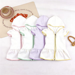 Copricostume da bagno per bambini in spugna bianca, copricostume da piscina monogrammato per bambine, camicia copricostume in spugna per neonati e bambini - Product Image 1