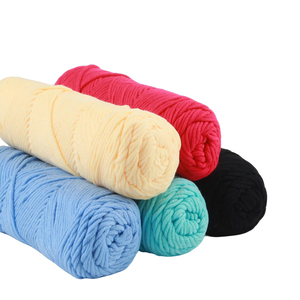 Hilo de poliéster 150D al por mayor para camisetas, ultrafino y suave, de Dacron teñido a mano en varios colores para tejer. - Product Image 1