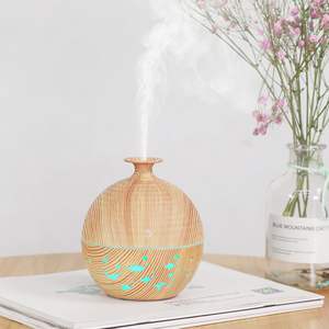 Diffuseur d'arômes en bois grainé, alimenté par USB, 35 dB, silencieux, humidificateur de bureau à domicile avec lumière LED, capacité inférieure à 0,5 L - Product Image 2