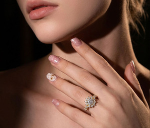 Anillo de Compromiso Clásico para Mujer, Chapado en Oro de 18K, con Moissanita, Corte Brillante Redondo, Estilo Corona, Engaste de Puntas - Product Image 6