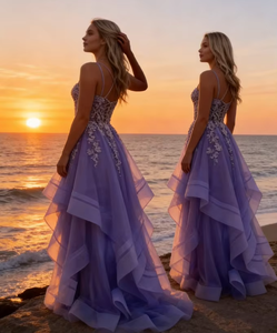 Abito da Sera in Tulle a Strati Grigio con Applicazioni in Pizzo Scintillante e <span class=keywords><strong>Schiena</strong></span> Incrociata per Cerimonie e Matrimoni - Product Image 4