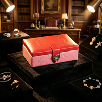 Boîte à bijoux en bois avec revêtement en cuir PU rouge, doublure en tissu, miroir intégré, fermeture métallique, logo personnalisé, emballage de luxe pour le rangement des bijoux