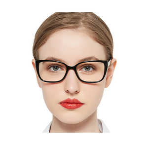 Lunettes <span class=keywords><strong>de</strong></span> vue classiques œil <span class=keywords><strong>de</strong></span> chat noires avec accents dorés <span class=keywords><strong>de</strong></span> luxe pour femmes - Product Image 4