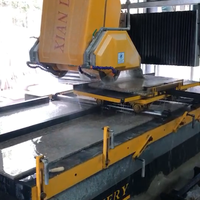 Machine de découpe automatique de pierre à profil linéaire avec table rotative supplémentaire