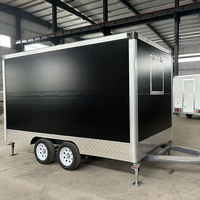 Remorque de cuisine mobile avec cuisinière à gaz quatre brûleurs, four et hotte aspirante pour cantine de chantier, directement de l'usine