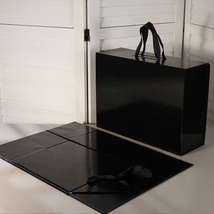 Caja de Regalo Plegable Magnética Negra de Alta Gama al por Mayor con Forro de Esponja y Cuerda de Transporte para Ropa, Zapatos y Vestidos de Novia - Product Image 1