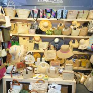 Borsa a tracolla da spiaggia estiva da donna e da ragazza in paglia di carta ecologica con fodera con coulisse in ciliegio - Product Image 5