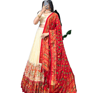 Ensemble Lehenga Choli en soie Tussar avec broderies lourdes de sequins et de fils, tenue ethnique de créateur pour mariages et occasions festives - Product Image 1