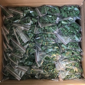 Coperchio del vassoio con tappo <span class=keywords><strong>a</strong></span> <span class=keywords><strong>goccia</strong></span> flessibile in plastica alimentazione superiore per irrigazione per blocco cubo in lana di roccia - Product Image 6