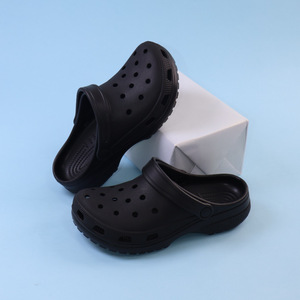 Zuecos Crocs Blancos para Mujer, Punta Cerrada, Suela Suave, Zapatos Cómodos para Exteriores, Grosor Medio, Aptos para las Cuatro Estaciones - Product Image 3