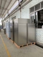 Prix d'usine Réfrigérateur de cuisine pour restaurant commercial à 4 portes Congélateur vertical en acier inoxydable Équipement de cuisine