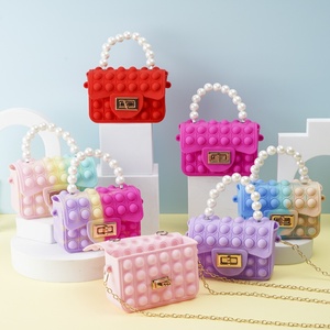 Bolso de mano infantil de silicona con perlas de burbujas de doble cara, monedero con hebilla cuadrada, regalo, directamente del fabricante - Product Image 2