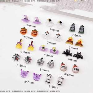 Breloques d'ongles Halloween en résine 3D, mini fantômes avec chapeaux magiques, Bling Bling, dos plat, 20 pièces/sac, couleurs assorties - Product Image 3
