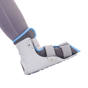 Attelle de cheville de sport portable pliable et réglable de haute qualité avec stabilisateur, soutien ouvert des deux côtés du talon, sangles, garantie 1 an - Product Image 1
