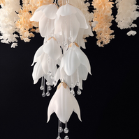 Décoration et fournitures de mariage : Lustre magnolia 10 têtes luxueux pour salle de mariage, Lumière décorative créative en acrylique, Éclairage de mise en scène de mariage, Vente en gros