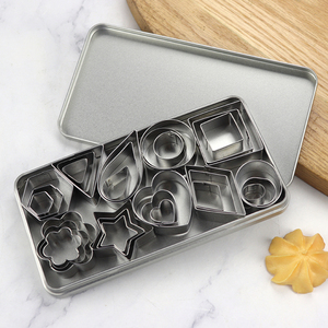 ชุดอุปกรณ์ทำขนมสแตนเลส 30 ชิ้น แม่พิมพ์คุกกี้รูปดอกไม้ หัวใจ ดาว - Product Image 2