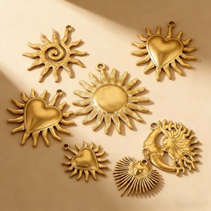 Colgante de Acero Inoxidable con Baño de Oro de 18k, Estilo Barroco Vintage, Sol, Luna y Corazón, para Collares DIY - Product Image 1