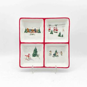Piatto da portata natalizio in ceramica a 4 sezioni con orso polare, design con orso sciatore, sciarpa rossa, cappello e albero di Natale - Product Image 1