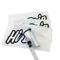 Autocollants personnalisés en vinyle holographique découpés à la forme, imperméables, irisés, avec logo, forme personnalisée pour ordinateur portable, skateboard, streetwear, emballage