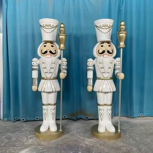 Escultura de Fibra de Vidrio, Decoración Personalizada, Cascanueces Navideño, Artesanía de Resina - Product Image 4