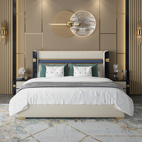 Lit double ou très grand lit en cuir, design italien de luxe léger, mobilier de chambre à coucher de style postmoderne pour villa