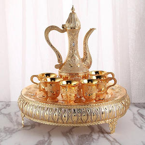 Juego de Copas de Vino de Lujo con Acabado en Oro, Ocho Copas Ornamentadas y Bandeja Decorativa para Ocasiones Especiales y Regalos - Product Image 2