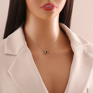 Mode Simple Collier Élégant Coeur Pendentif Polyvalent En Acier Inoxydable Clavicule Chaîne Plaqué Or - Product Image 3