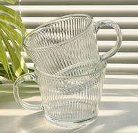 Tasse à café Ins Style Home Latte Tasse à café en verre transparent résistant à la chaleur avec poignée de tasse à motif vertical pour le petit déjeuner