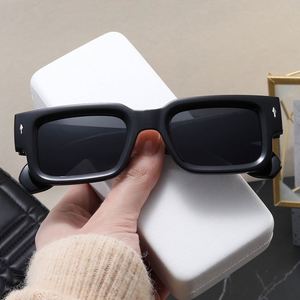 Lunettes de soleil carrées épaisses et larges personnalisables avec logo pour promotion d'événements - Product Image 4