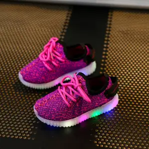2020 אביב ובסתיו פופולרי אופנה ספורט זוהר LED אור Yeezy ילדים נעלי