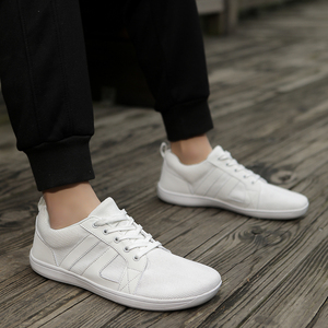 Chaussures de marche confortables pour hommes, blanches, en maille, à lacets, antidérapantes, grande taille, avec protection des orteils larges, tendance printemps, vente en gros - Product Image 4