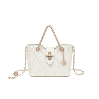 Sacs messager de luxe de créateur pour femme, mini sac à main noir uni en PU texturé avec fermoir torsadé et bandoulière chaîne, idéal pour le shopping, les soirées et les voyages