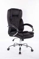 Chaise de bureau exécutive moderne en cuir à dossier haut, design ergonomique, fonction pivotante, base chromée, accoudoirs articulés, hauteur réglable