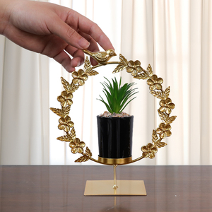 Sculpture de plante en pot simulée en fer forgé géométrique nordique, décoration artistique minimaliste en métal pour salon, idéale pour baptême - Product Image 6
