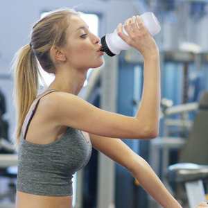 AI-MICH Custom Logo BPA-Free PE Durable Plastic Cups with Lid and Silk Screen Printing for Sports Cycling & Promotional Use - Product Image 6