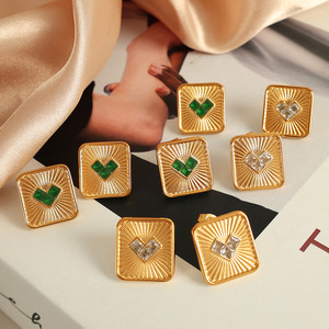 Pendientes de tuerca con forma de corazón cuadrado, chapados en oro, con incrustaciones de cristal verde y transparente, joyería de moda para mujer - Product Image 1