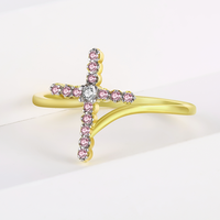 Bague de fiançailles en argent sterling 925 avec croix au design unique en or blanc et zircon cubique lavande, collection Infinity de Rings Factory