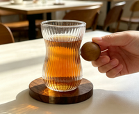 Mug à café Wuso en verre borosilicate à nervures verticales, poignée en boule de bois, forme sablier rayée, capacité 220 ml, pour thé