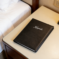 Porte-menu de restaurant de luxe EASTON, porte-documents en cuir PU, couverture de menu d'hôtel, annuaire des clients avec logo personnalisé