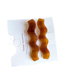 Accesorios para el <span class=keywords><strong>cabello</strong></span> Ins de estilo coreano para <span class=keywords><strong>mujer</strong></span>, Clip de pico de pato de acetato exquisito de gama alta para fiesta, Clip lateral con flequillo roto de onda pequeña - Product Image 1