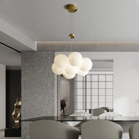 Lampe créative de style moderne en albâtre pour décoration intérieure de restaurant Lampe en albâtre Lustre sphérique à ballons ronds