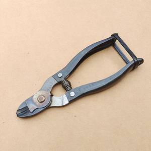 กรรไกรตัดผลไม้ด้ามเหล็ก ใบมีดเหล็กคาร์บอน หัวกลม กรรไกรทำสวน สีดำ คุณภาพระดับ DIY - Product Image 1