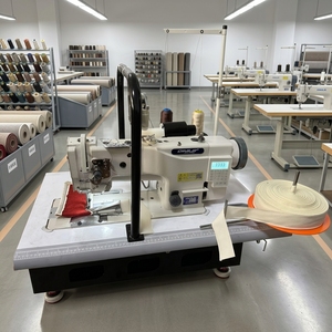 Machine à coudre industrielle haute vitesse pour bordures de tapis, usage intensif - Product Image 4