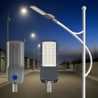Lampadaire LED extérieur IP65 étanche en aluminium moulé sous pression pour routes municipales, places publiques, jardins et travaux publics routiers