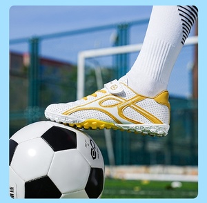 <span class=keywords><strong>Botas</strong></span> de fútbol de entrenamiento deportivo para niños de alta calidad al por mayor zapatillas de fútbol escolares resistentes y antideslizantes para niños deporte - Product Image 3