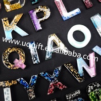 Monogramme personnalisé Résine Porte-clés Alphabet A-Z Initiale Coloré Paillettes Émail Résine Acrylique 26 Lettres Gland Voiture porte-clés