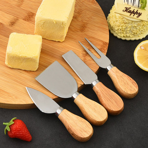 ชุดมีดชีสสแตนเลส 4 ชิ้น พร้อมเขียงไม้ไผ่ สำหรับเสิร์ฟชีสและใช้ในครัว - Product Image 4