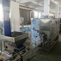 Machine de rinçage, remplissage et bouchage 3-en-1 pour bouteilles PET multi-spécifications, ligne de production automatique d'embouteillage d'eau minérale pure