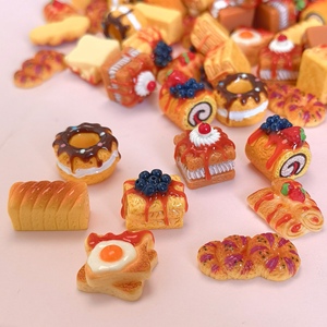 100 Piezas de Resina, Lindos Adornos de Comida de Simulación: Pan, <span class=keywords><strong>Pizza</strong></span>, Pasteles, Mini Comida para Manualidades, Álbumes de Recortes, Horquillas, Teléfonos, Muñecas y Miniaturas - Product Image 4